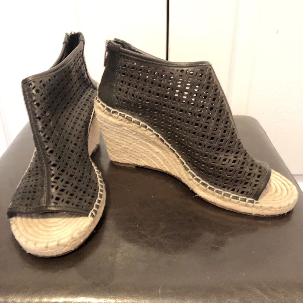 Vince Camuto Espadrille wedge (size 9)